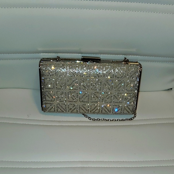 La Regale Beaded Clutch - Picture 2 of 4